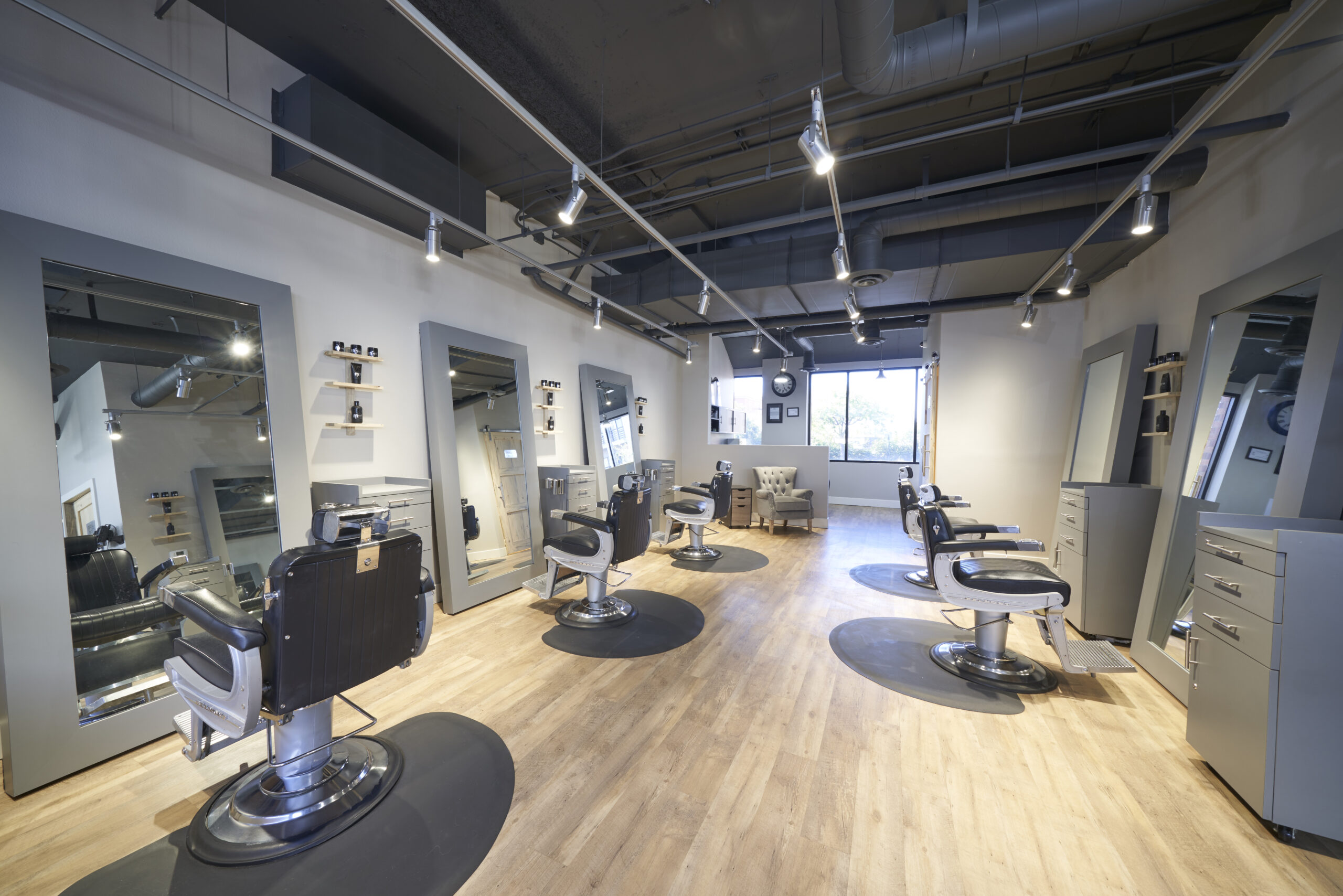 Mens salon in Lake Forest California. FOR MEN Salon and Spa offering haircuts and coloring services.