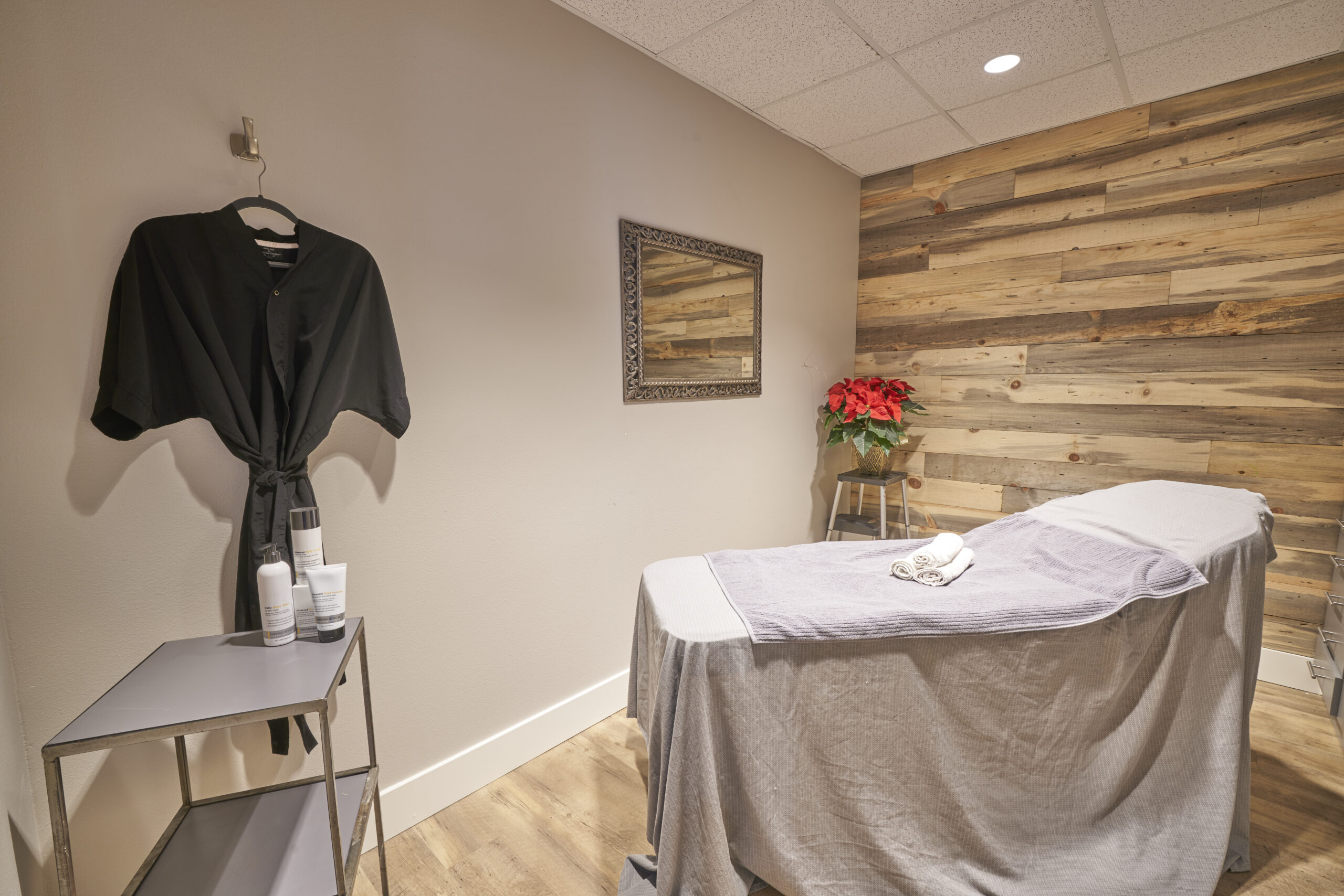 The male waxing salon of Orange County, California. FOR MEN Salon and Spa located in Lake Forest.